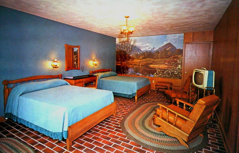 Brookside Lodge (Brookside Motel and Ranch House) - Vintage Postcard (newer photo)